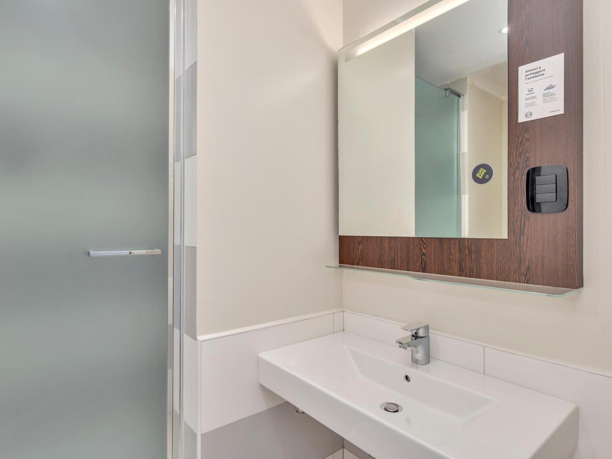B&B Hotel Cremona Buitenkant foto